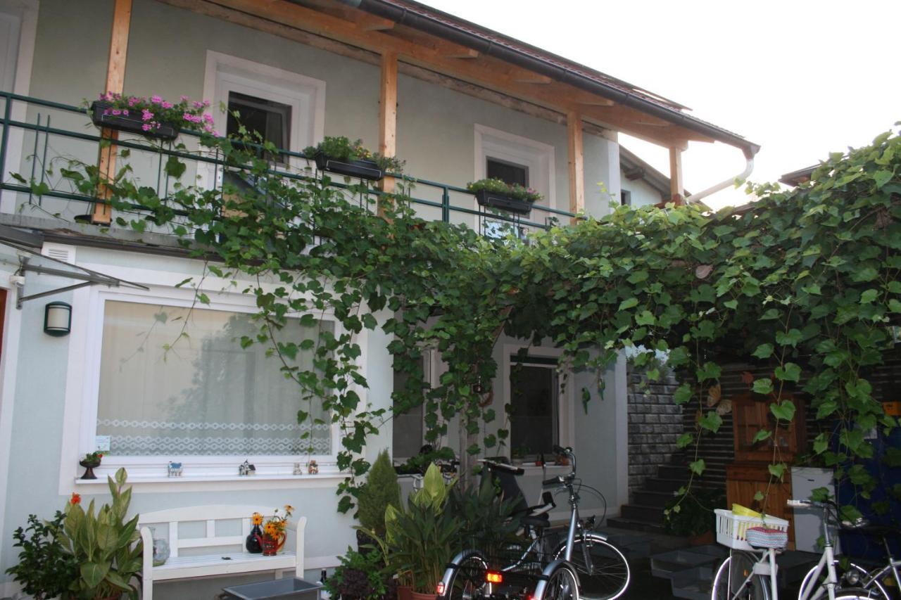 Pension Pock Tieschen ภายนอก รูปภาพ